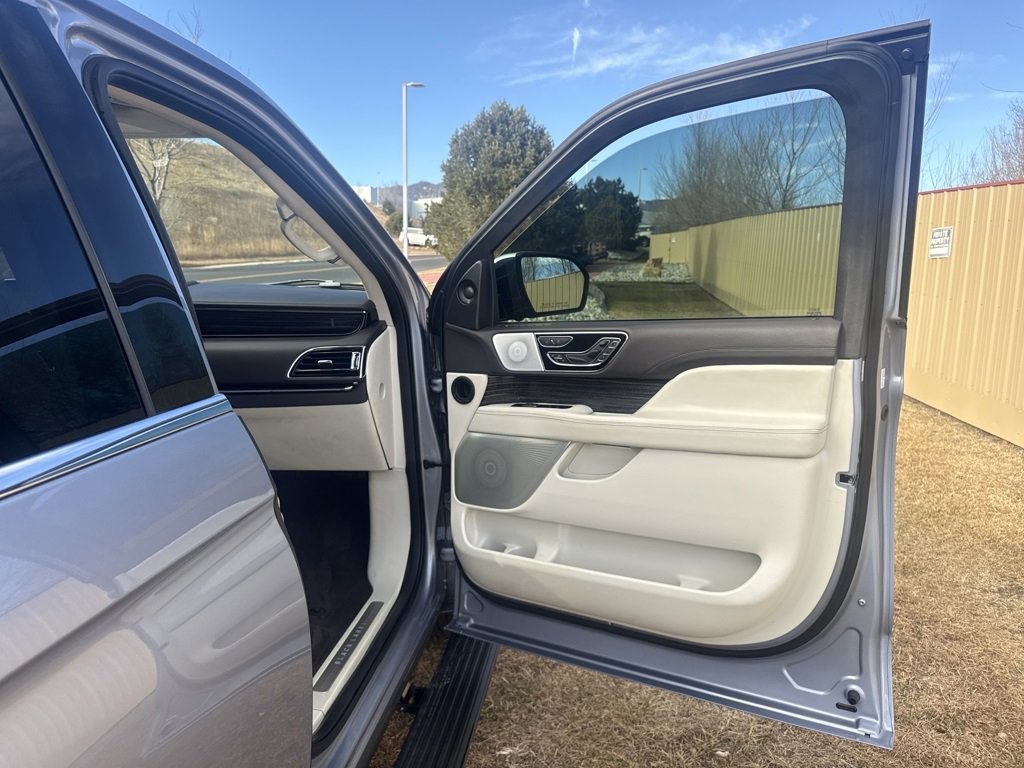 Certified 2024 Lincoln Navigator Black Label image 29
