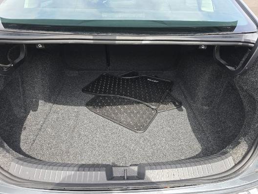 Used 2024 Volkswagen Jetta SE w/ Panoramic Sunroof Package FWD image 10