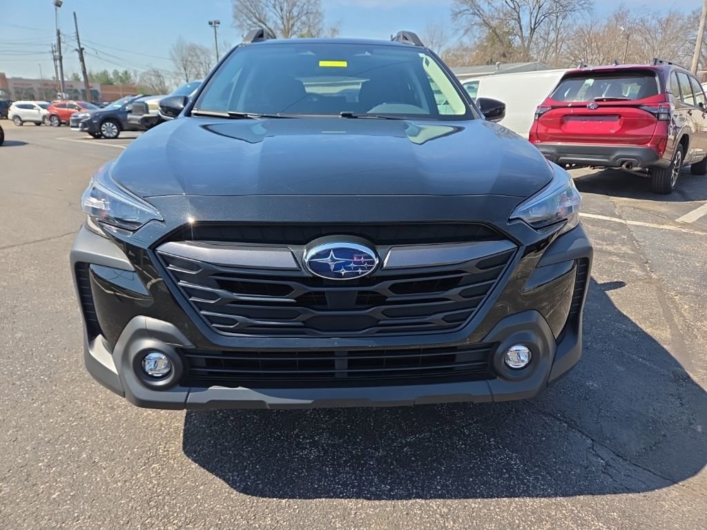 Used 2025 Subaru Outback Premium AWD/4WD image 2