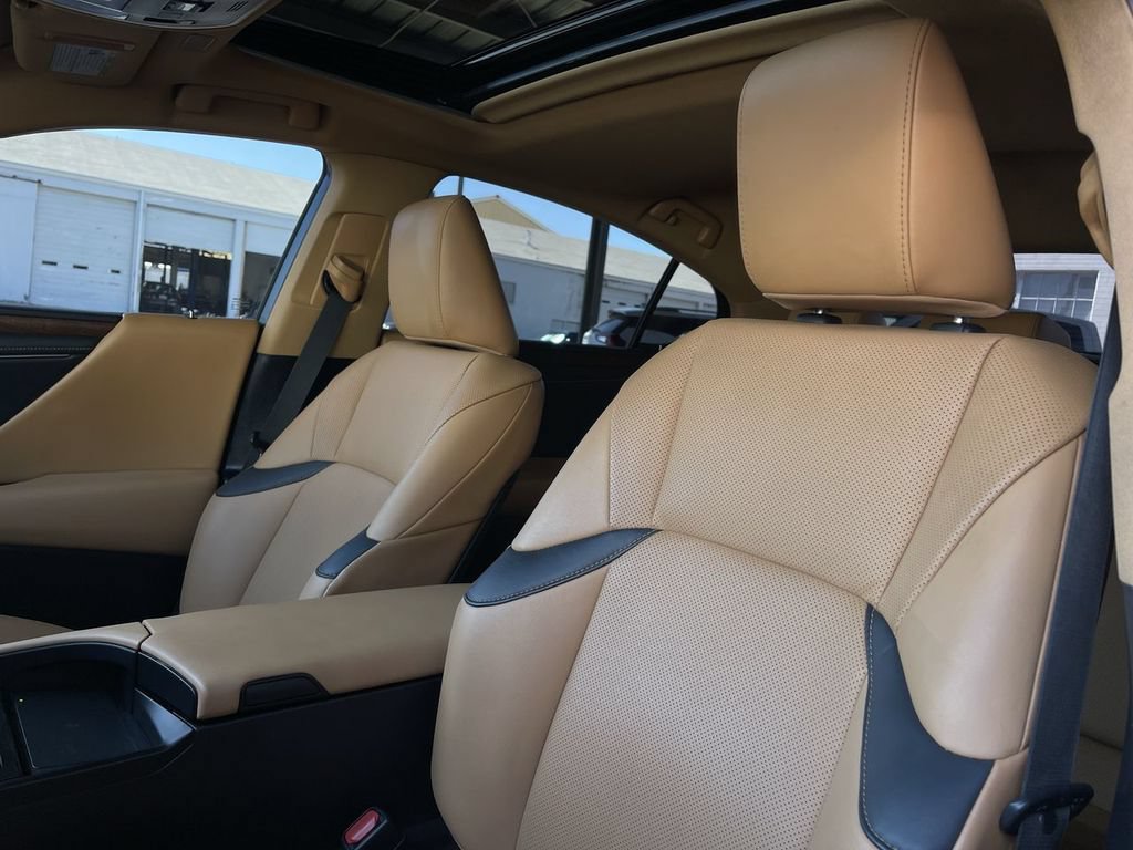 Used 2023 Lexus ES 350 w/ Premium Package FWD image 18