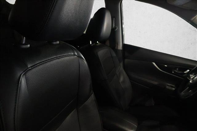 Used 2020 Nissan Rogue SL w/ Premium Package image 27