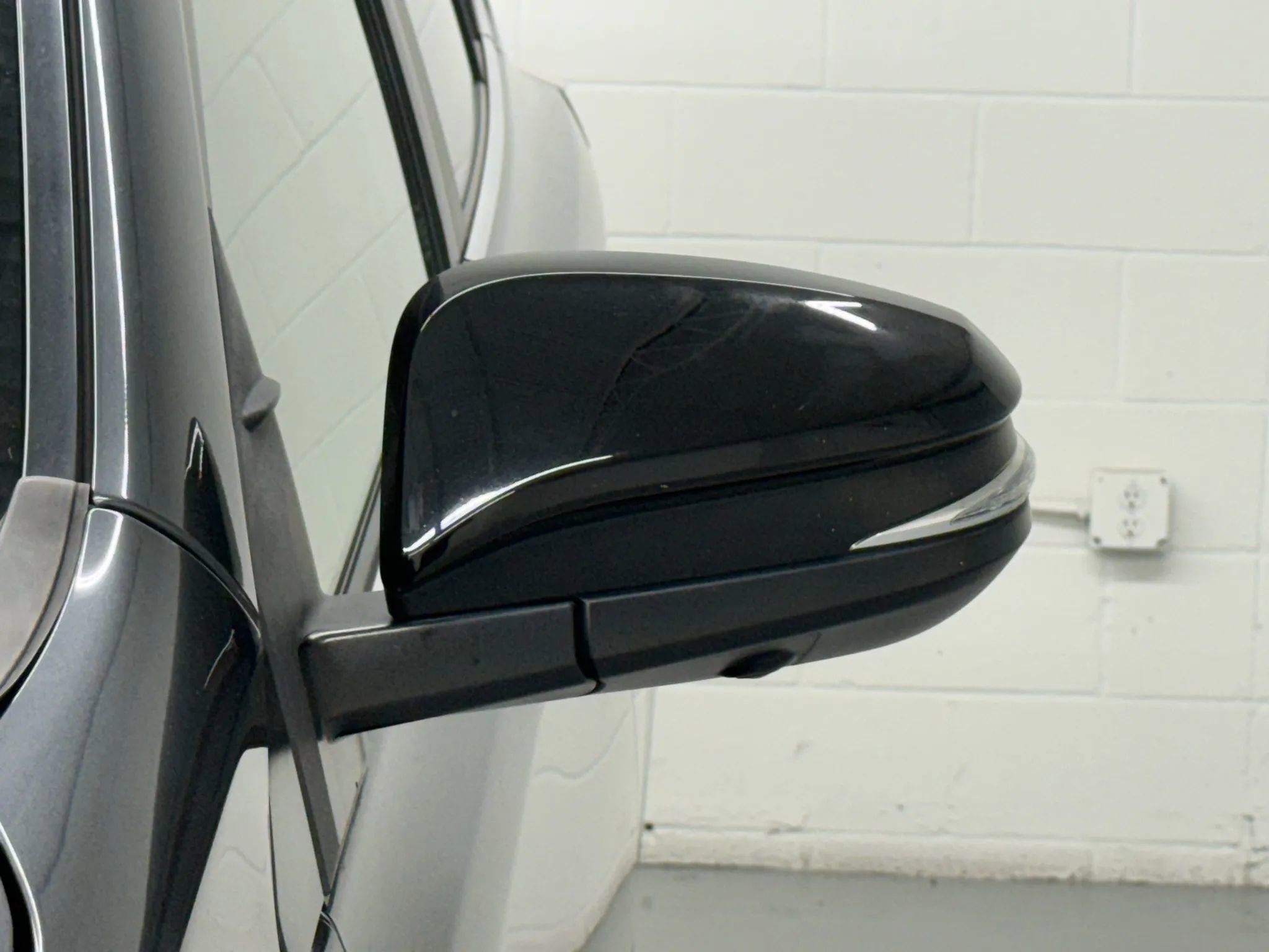 Used 2017 Toyota RAV4 SE w/ Advanced Technology Package image 12