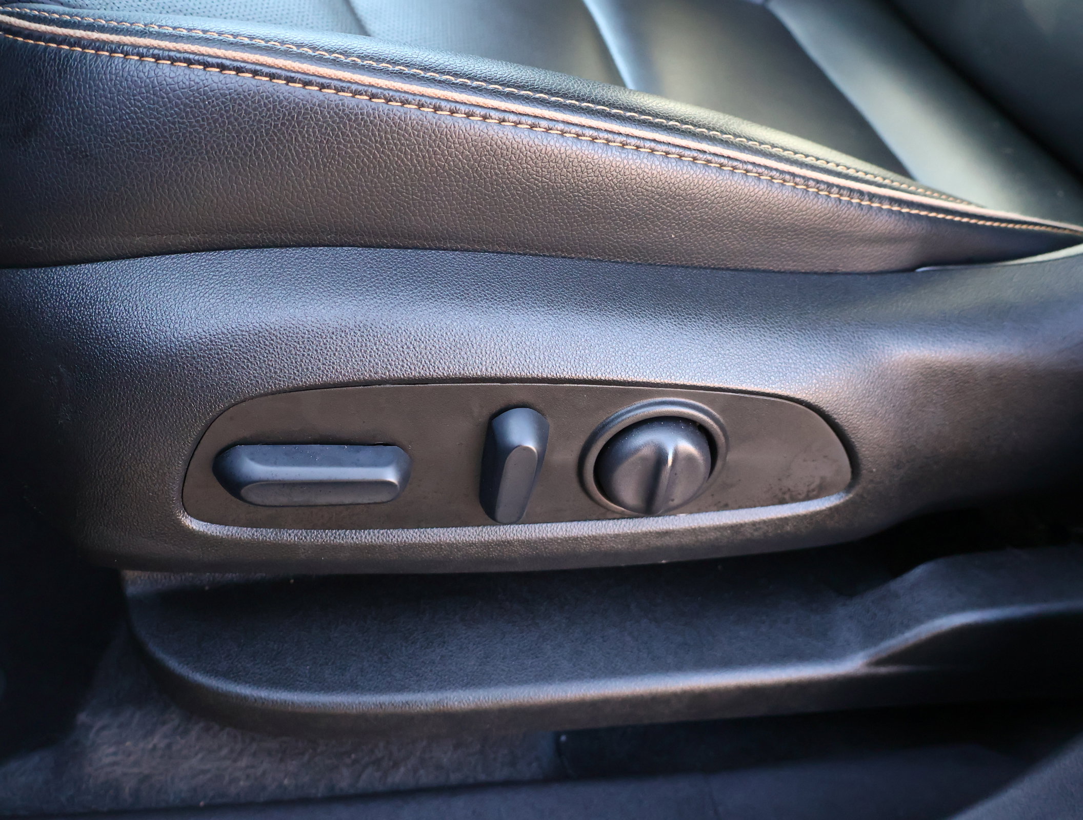 Used 2024 GMC Terrain AT4 w/ Tech Package image 11