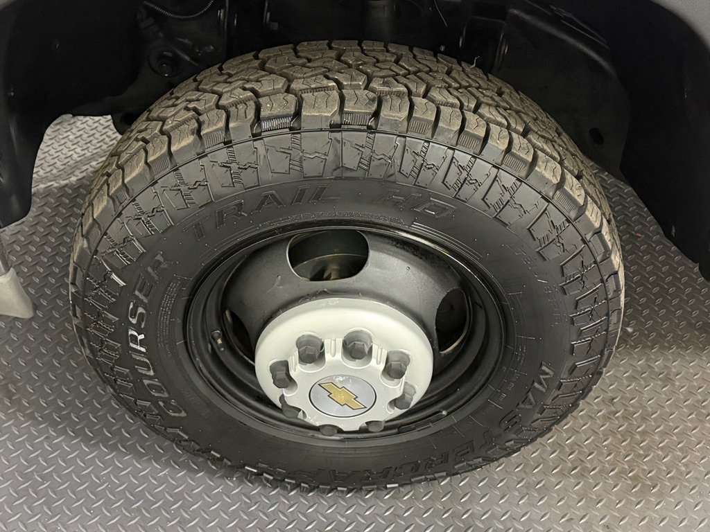 Used 2004 Chevrolet Silverado 3500 4x4 Extended Cab w/ Skid Plate Package image 20