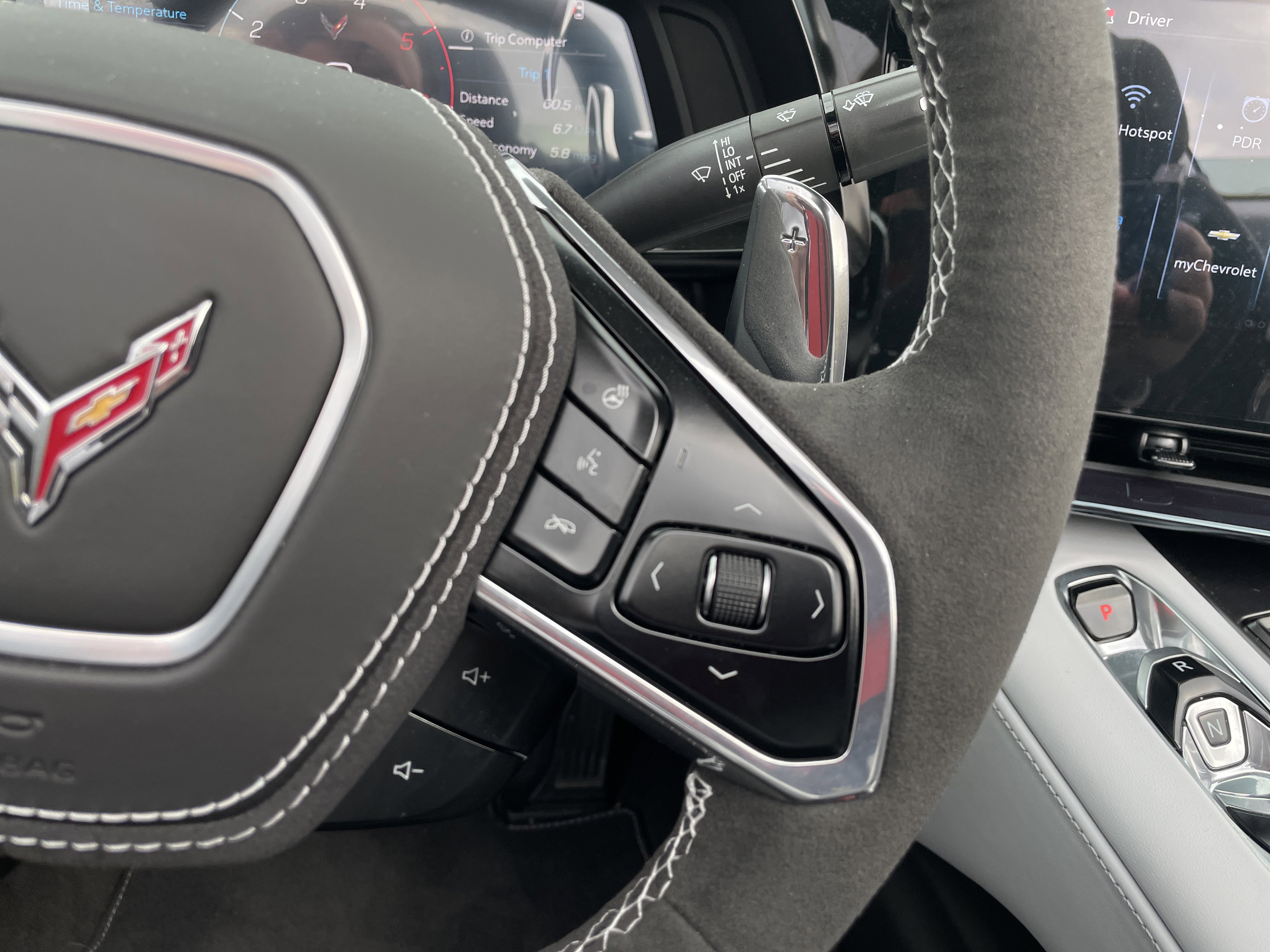 Used 2025 Chevrolet Corvette Stingray Premium Conv w/ Z51 Performance Package RWD image 30