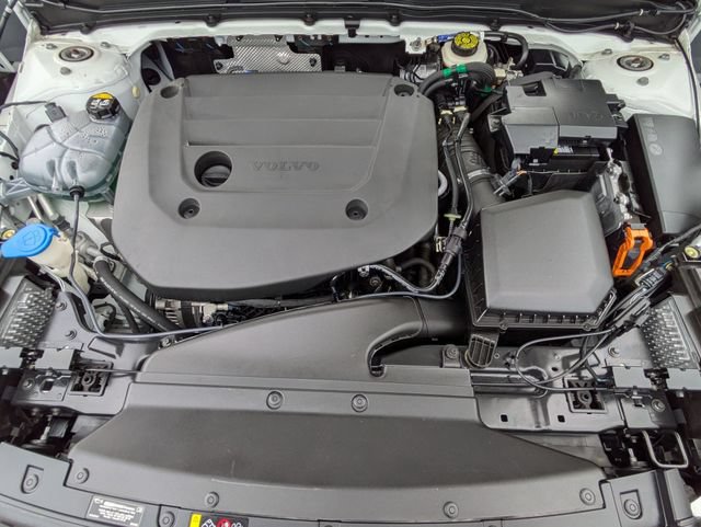 Certified 2023 Volvo XC40 B5 Ultimate AWD/4WD image 12