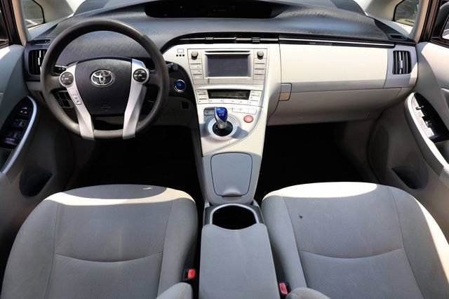 Used 2015 Toyota Prius Four image 2