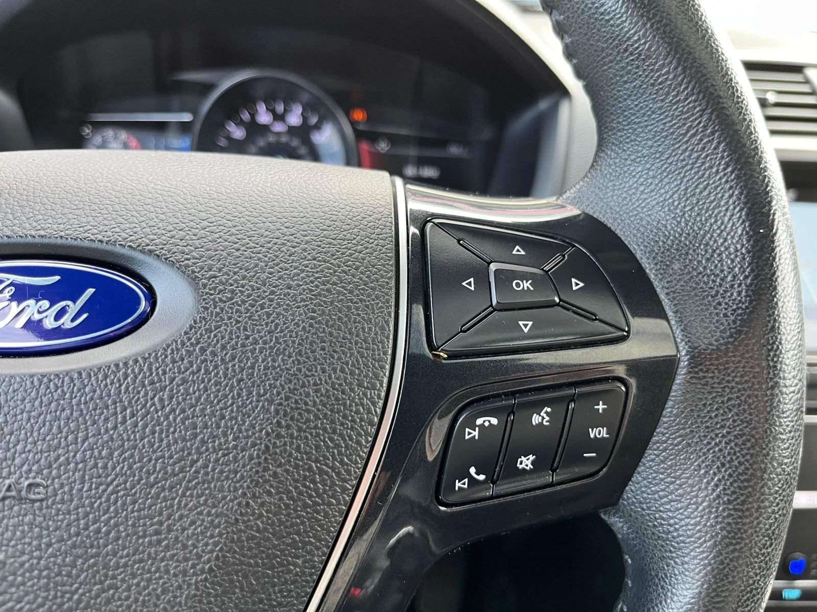 Used 2017 Ford Explorer Limited w/ Equipment Group 301A AWD/4WD image 15