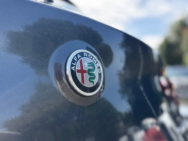 Used 2022 Alfa Romeo Stelvio Veloce AWD/4WD image 27