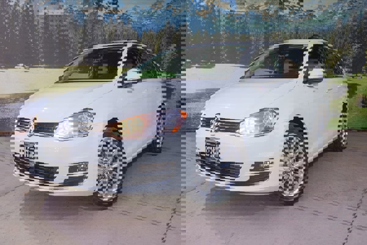 Used 2017 Volkswagen Golf SE