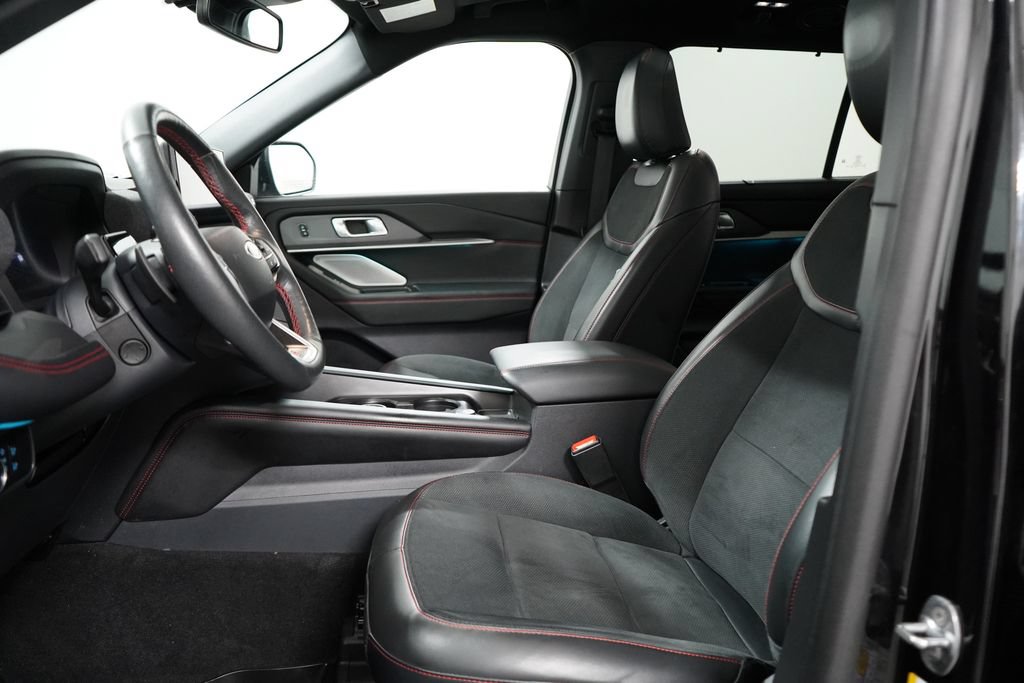 Certified 2025 Ford Explorer ST AWD/4WD image 13