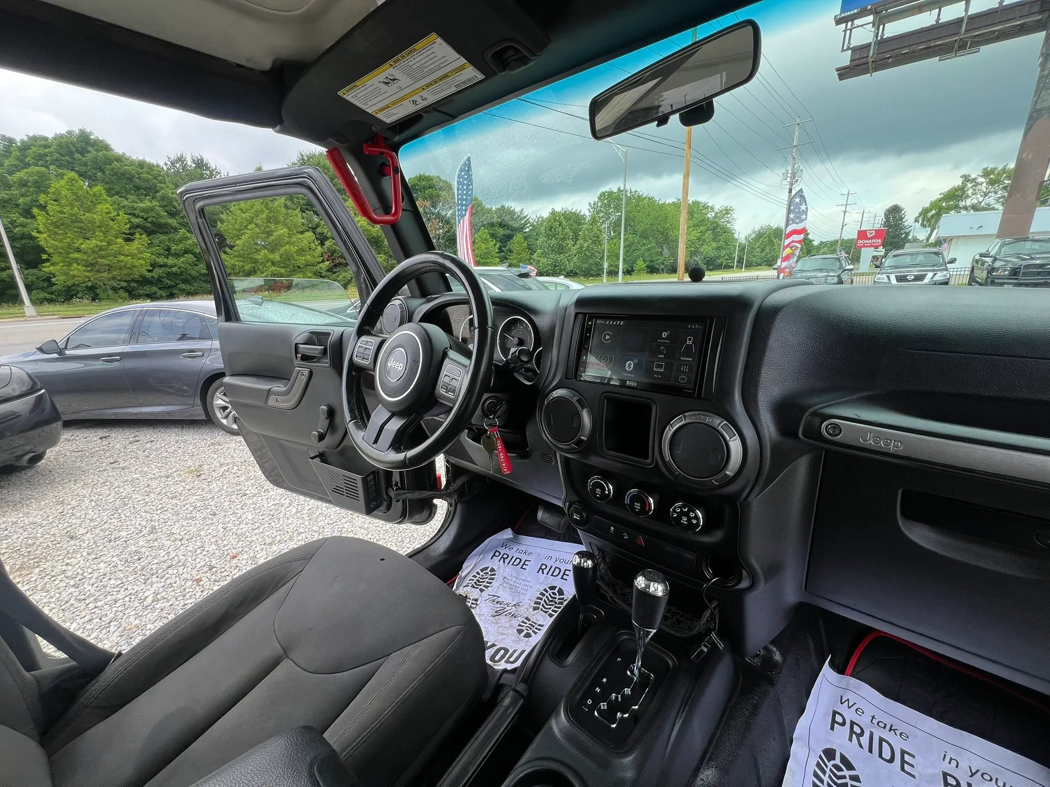 Used 2018 Jeep Wrangler Unlimited Sport w/ Connectivity Group AWD/4WD image 13
