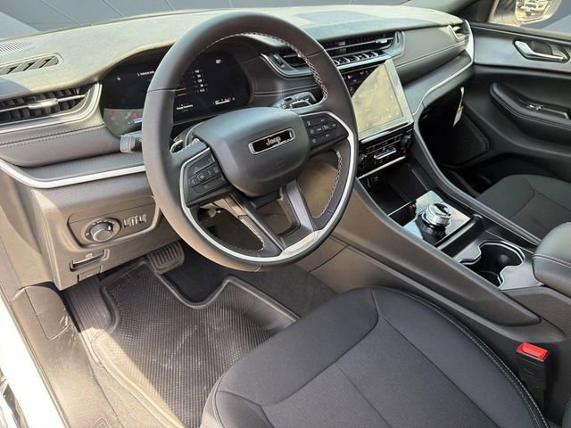 New 2026 Jeep Grand Cherokee L Laredo image 4