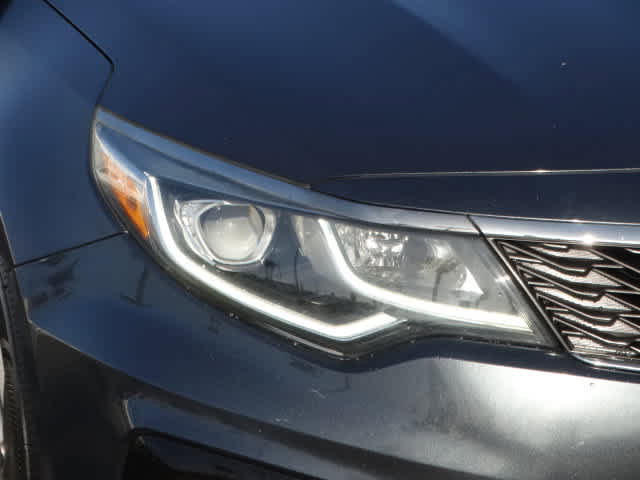 Used 2020 Kia Optima LX image 5