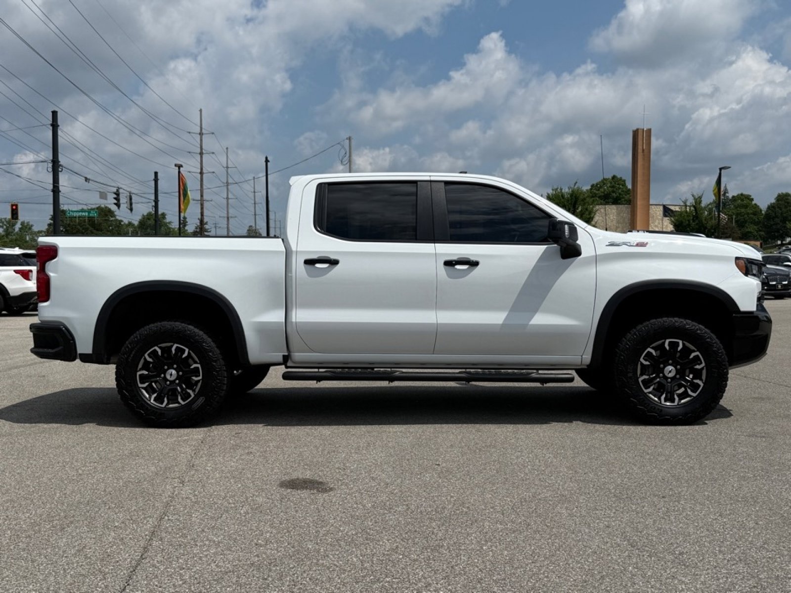Used 2023 Chevrolet Silverado 1500 ZR2 w/ Technology Package image 9