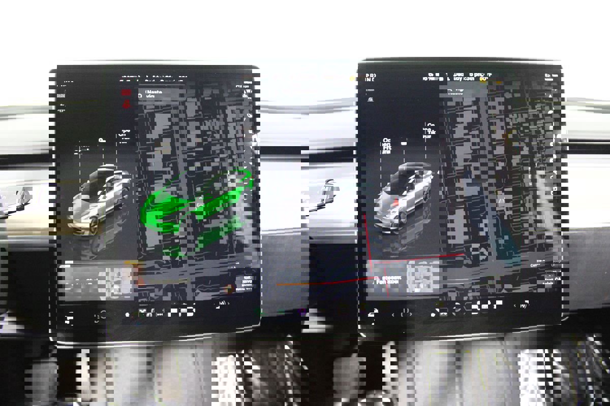 Used 2023 Tesla Model 3 Standard Range image 13