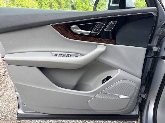 Used 2018 Audi Q7 3.0T Premium Plus w/ Premium Plus Package AWD/4WD image 22