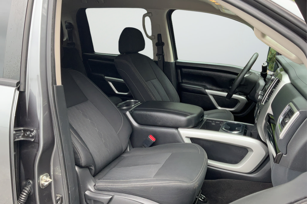 Used 2017 Nissan Titan SV RWD image 20