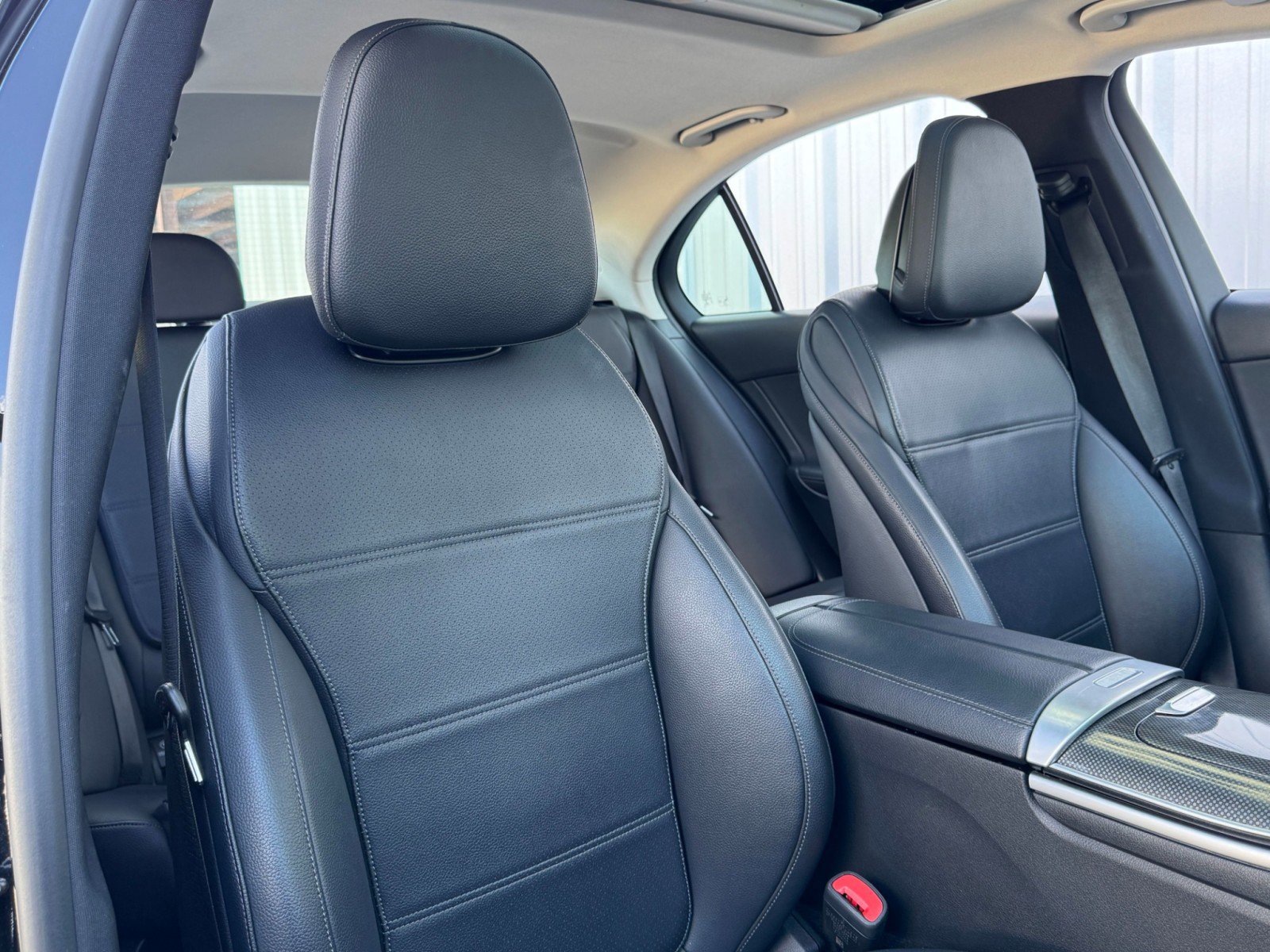 Used 2022 Mercedes-Benz C 300 Sedan image 37