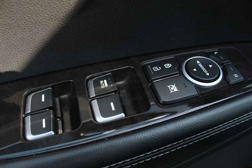 Used 2018 Kia Sorento LX image 12