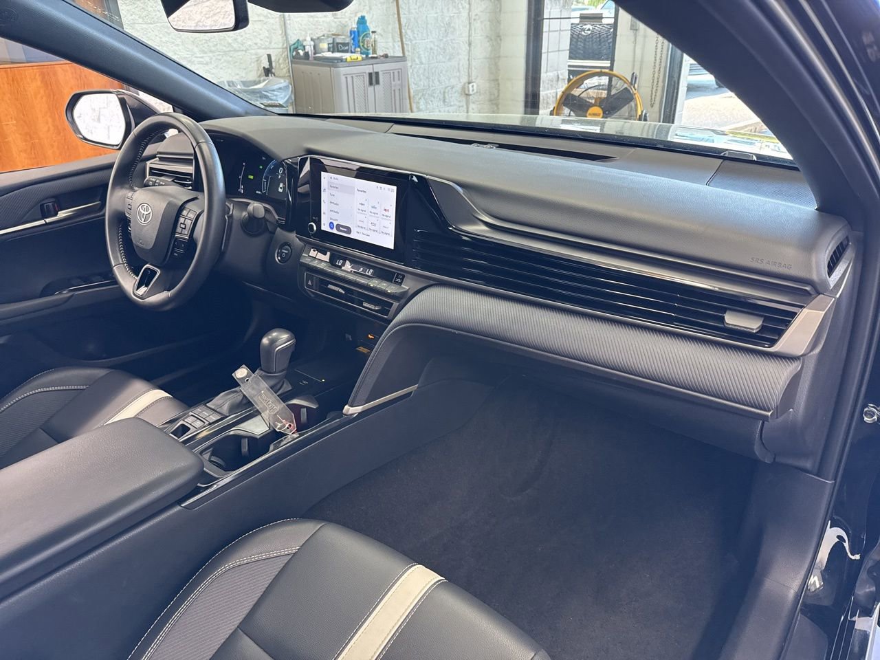 Used 2025 Toyota Camry SE w/ Convenience Package image 49