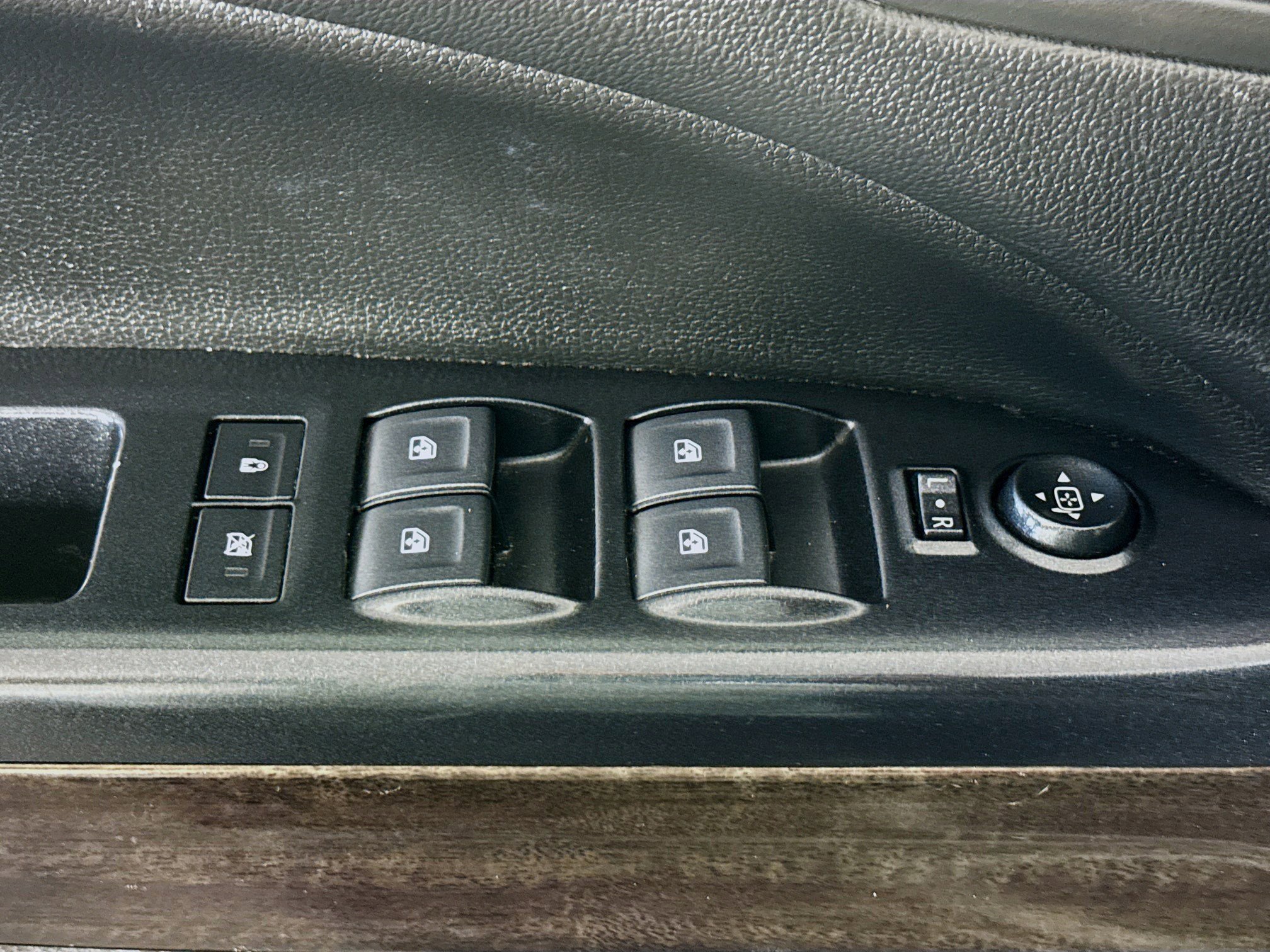 Used 2020 GMC Canyon SLE w/ Elevation Edition image 23