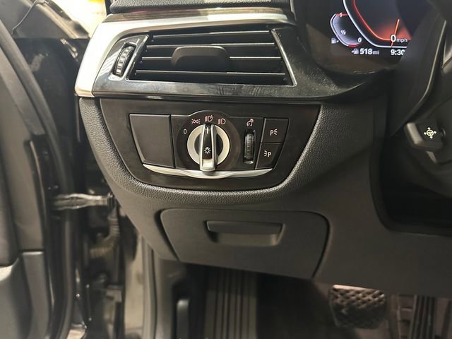 Used 2021 BMW 540i xDrive w/ Premium Package image 19