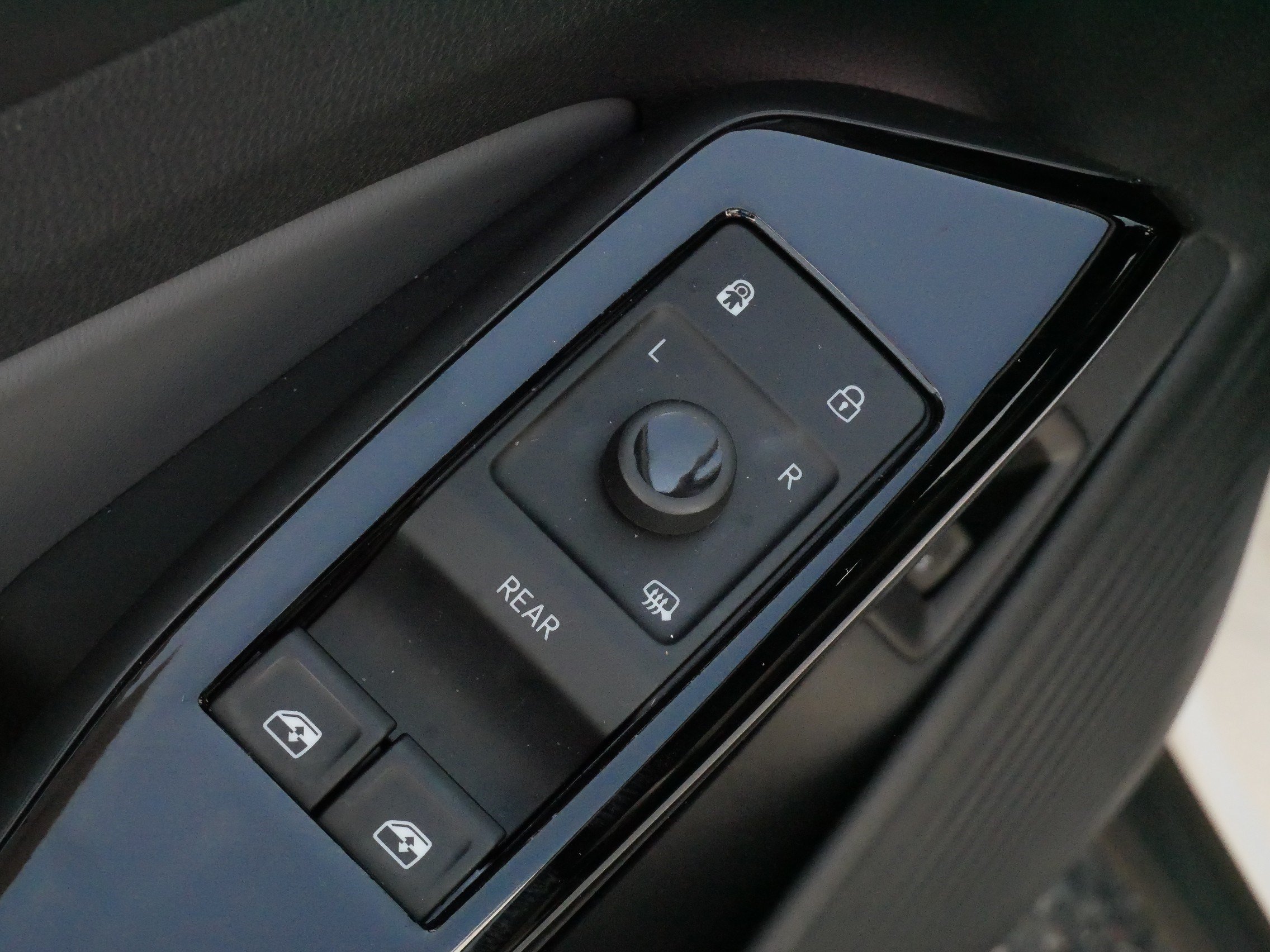 Certified 2023 Volkswagen ID.4 Pro S AWD/4WD image 19