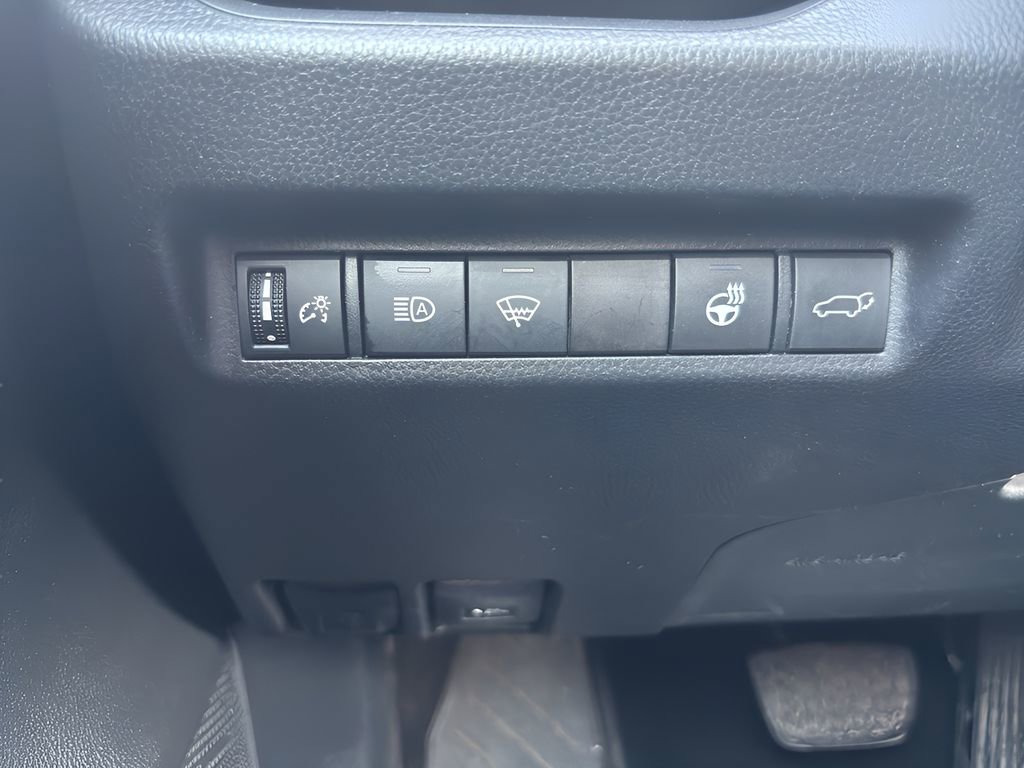 Used 2019 Toyota RAV4 XLE w/ Convenience Package AWD/4WD image 17