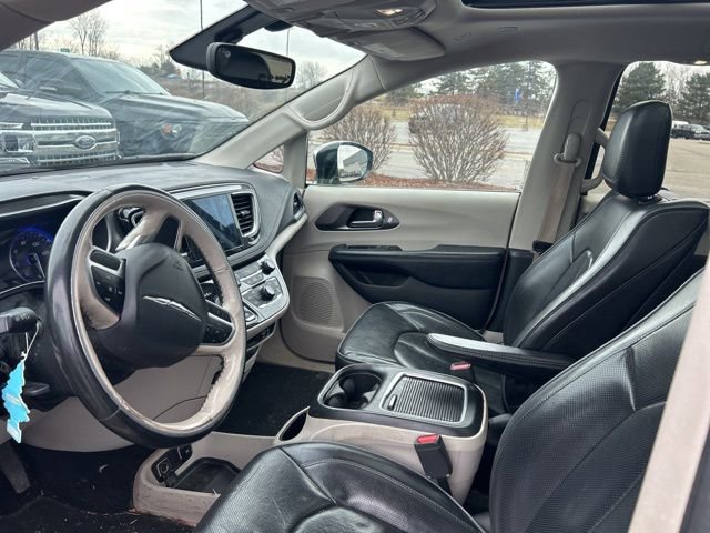 Used 2019 Chrysler Pacifica Limited image 11