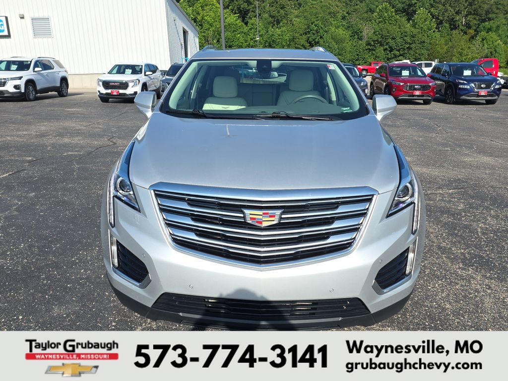 Used 2018 Cadillac XT5 Luxury w/ Driver Awareness Package FWD image 3