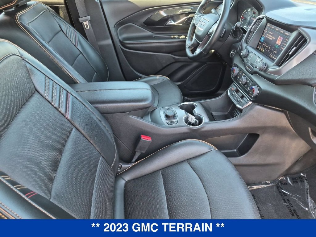 Used 2023 GMC Terrain AT4 AWD/4WD image 31