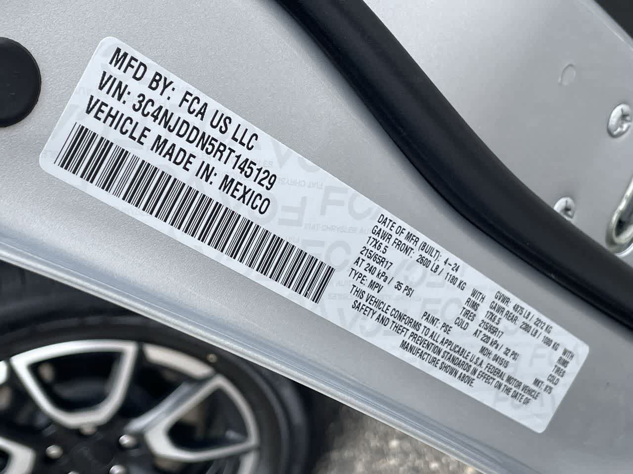 Used 2024 Jeep Compass Trailhawk AWD/4WD image 30