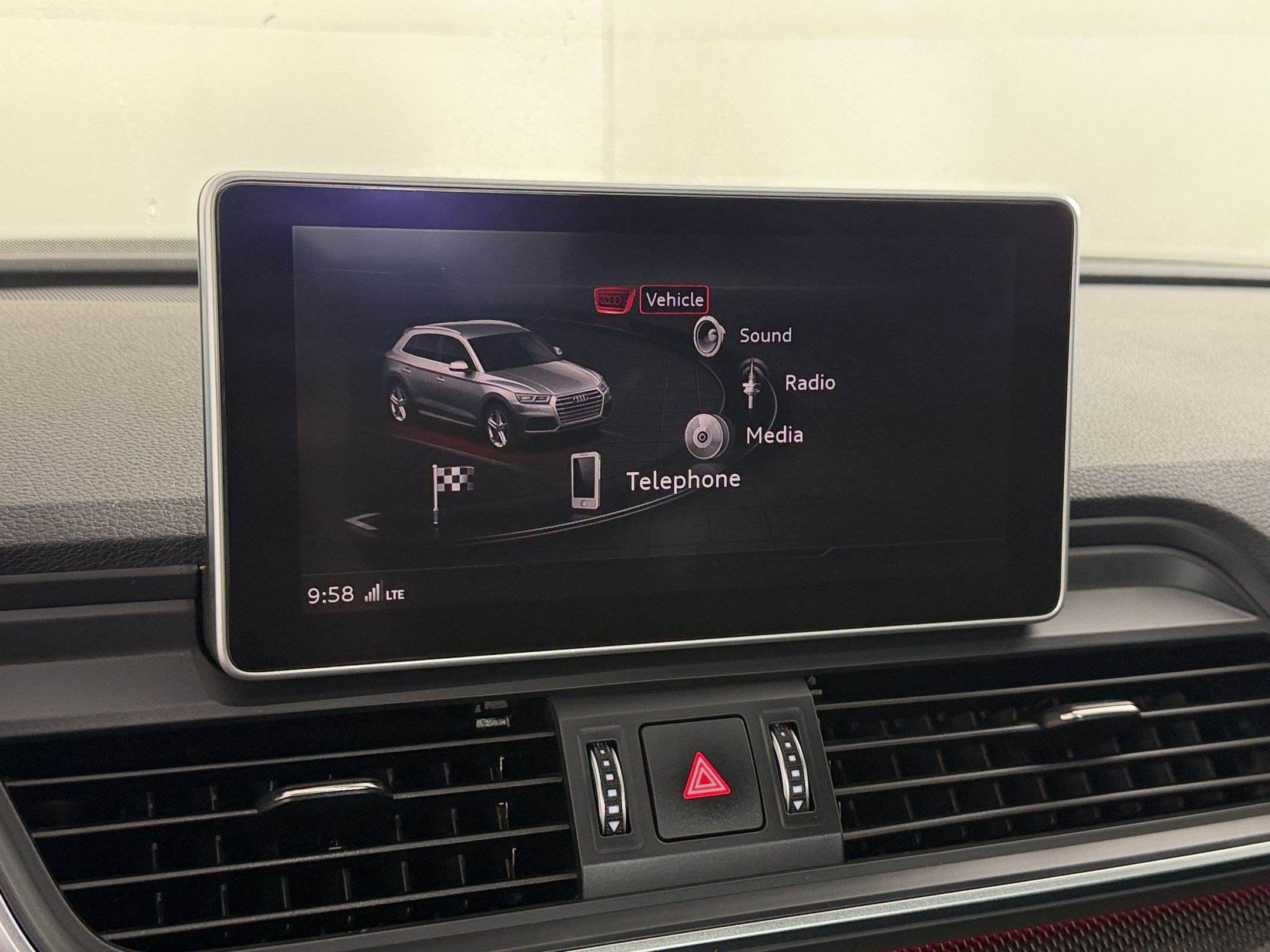 Used 2018 Audi SQ5 Prestige AWD/4WD image 21