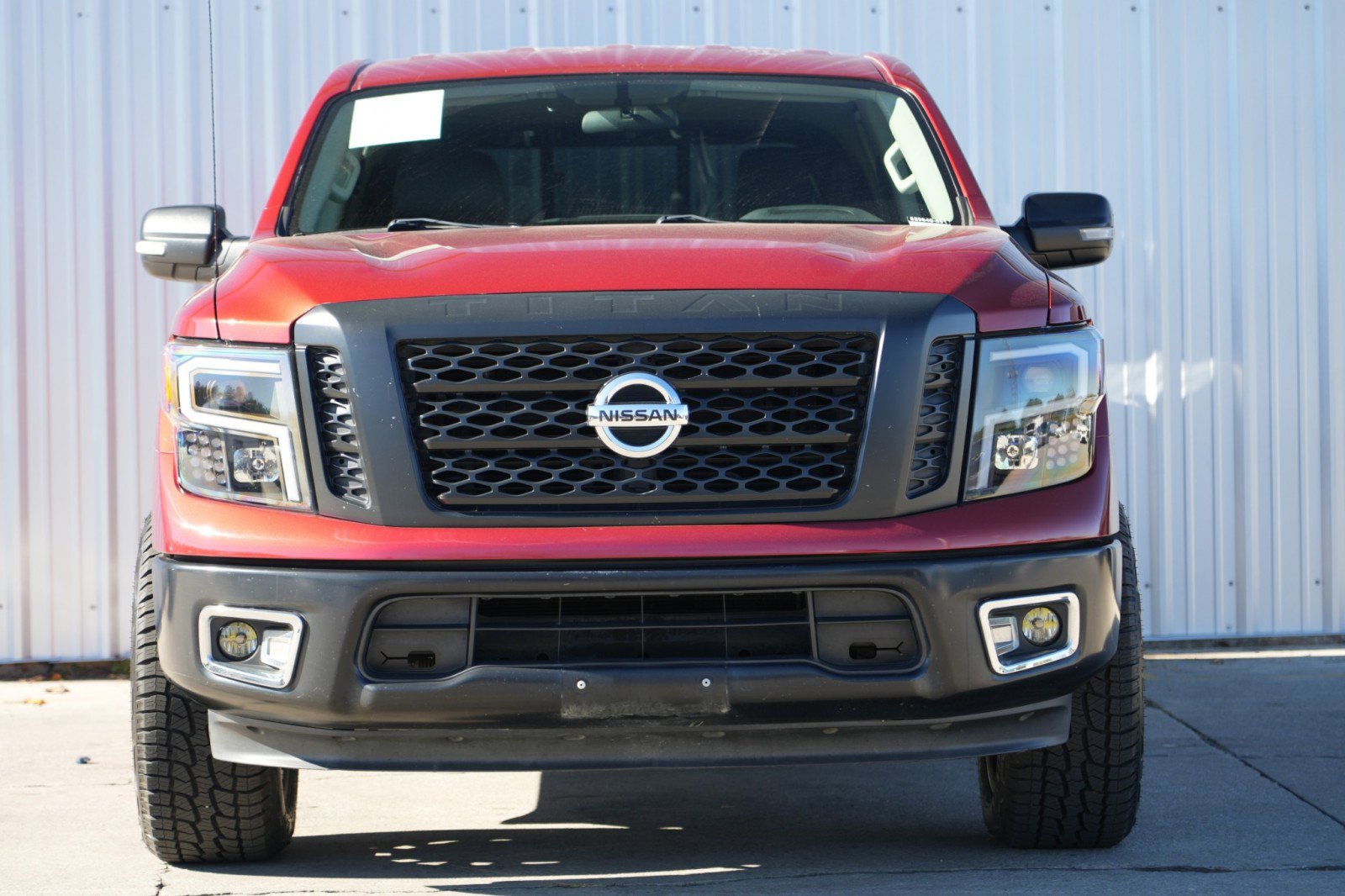 Used 2017 Nissan Titan S image 6