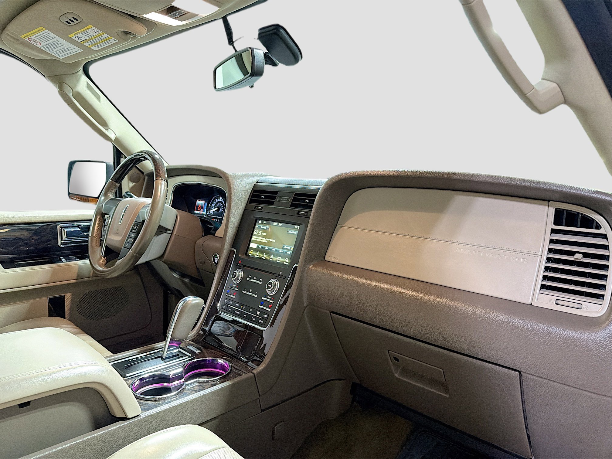 Used 2017 Lincoln Navigator Select image 9