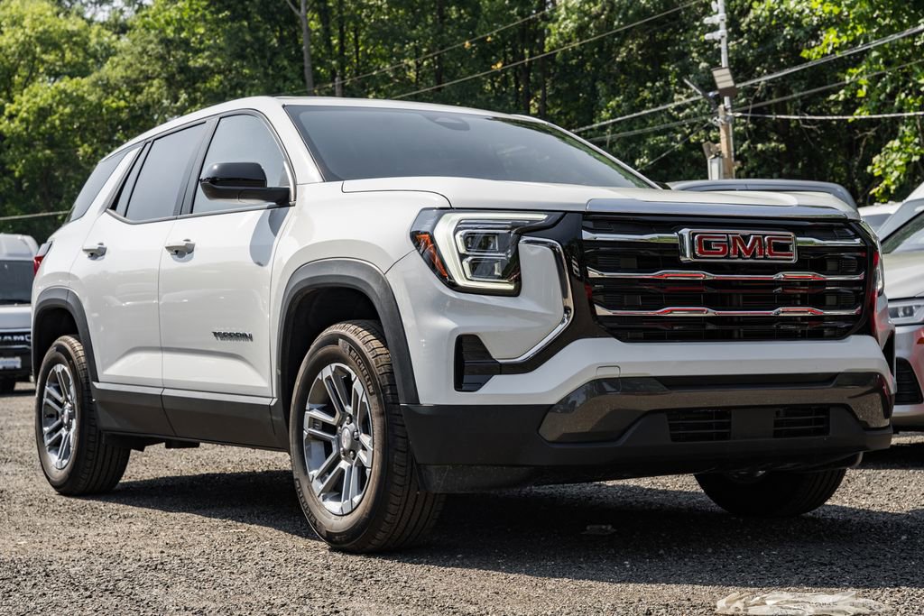 Used 2025 GMC Terrain Elevation