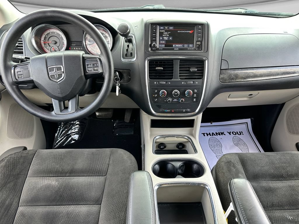 Used 2016 Dodge Grand Caravan SXT FWD image 19