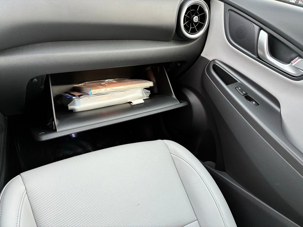 Used 2023 Hyundai Kona Limited image 39