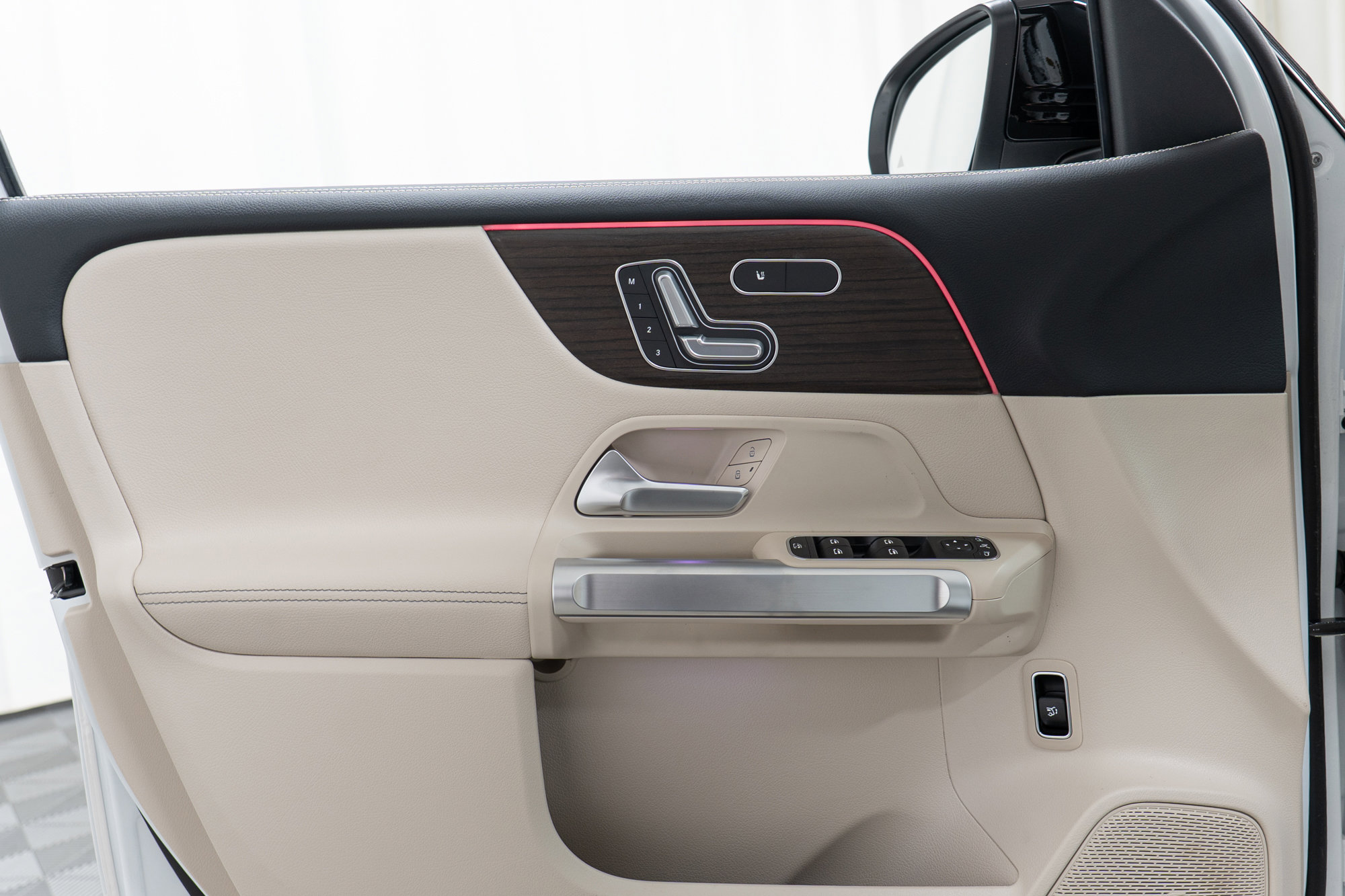 New 2026 Mercedes-Benz GLB 250 4MATIC image 11