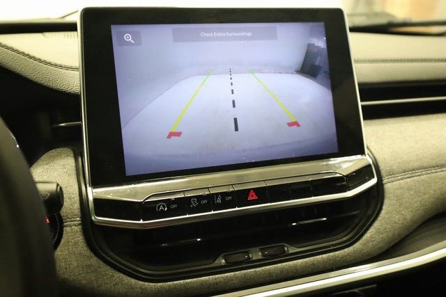 Used 2023 Jeep Compass Latitude image 22