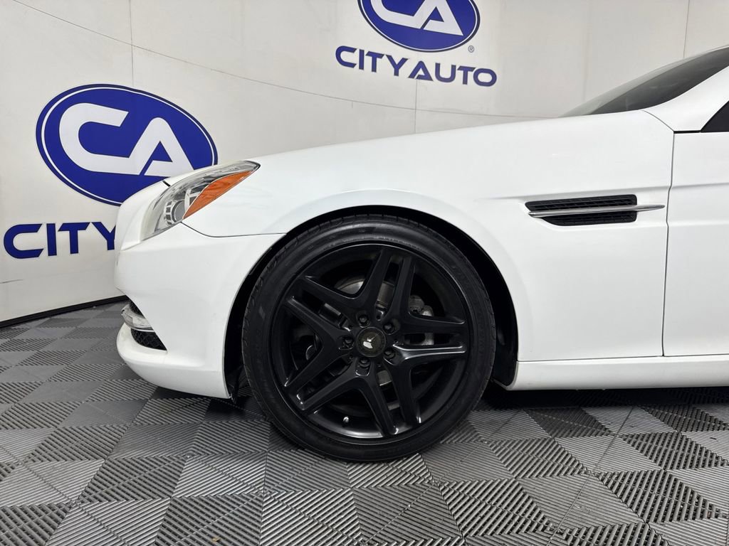 Used 2014 Mercedes-Benz SLK 250 image 11