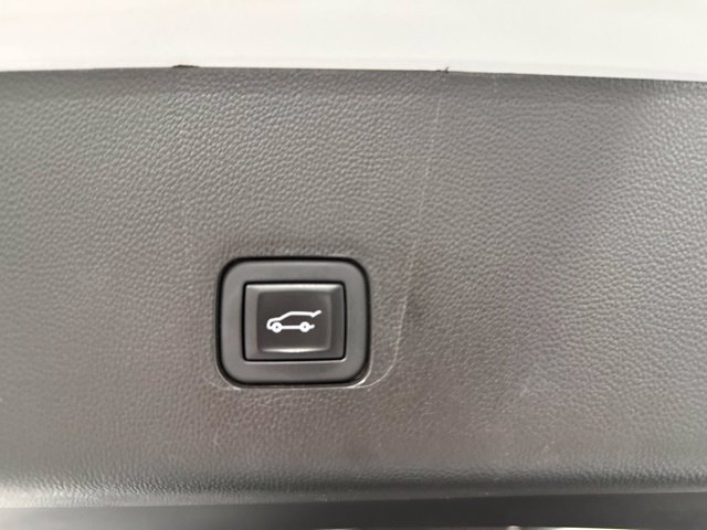 Used 2020 Chevrolet Traverse LT FWD image 11