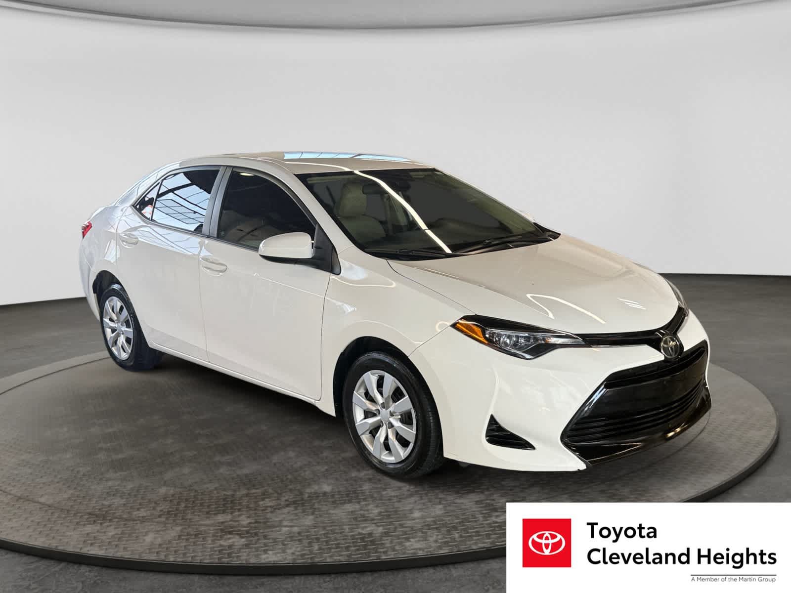 Used 2017 Toyota Corolla LE w/ Carpet Mat Package (TMS) FWD image 3