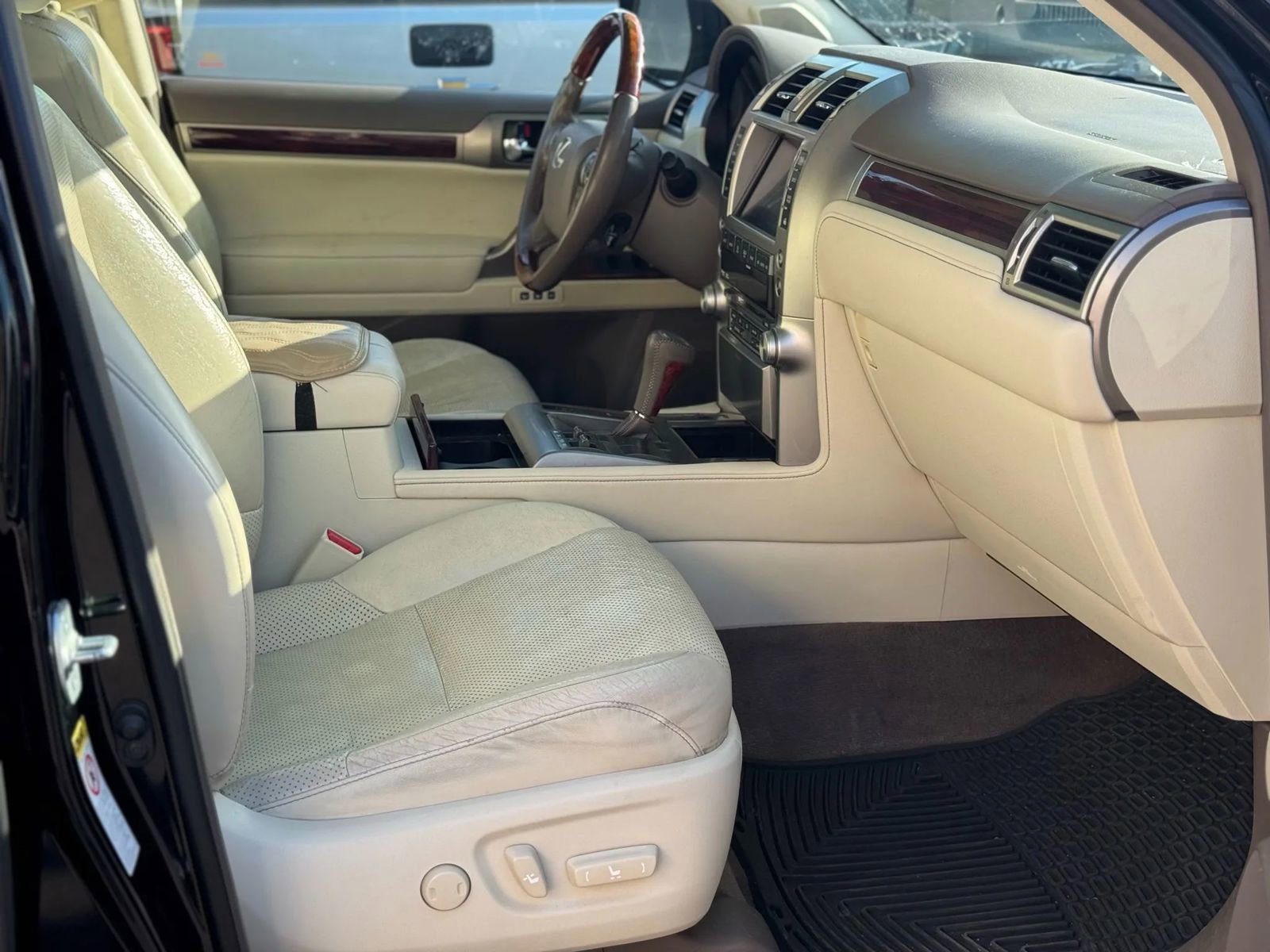 Used 2011 Lexus GX 460 image 17