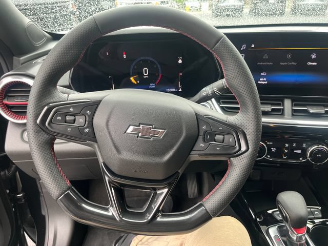 Used 2024 Chevrolet Trax RS FWD image 16