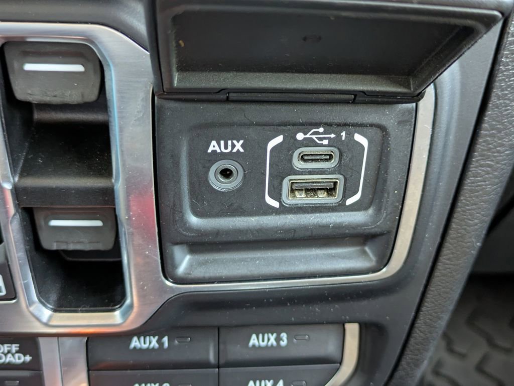 Used 2021 Jeep Gladiator Rubicon AWD/4WD image 21