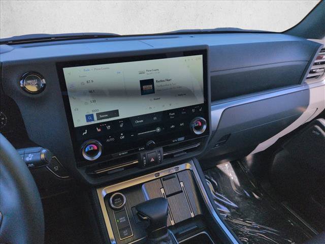 Used 2025 Lexus GX 550 w/ Accessory Package (2T) image 19