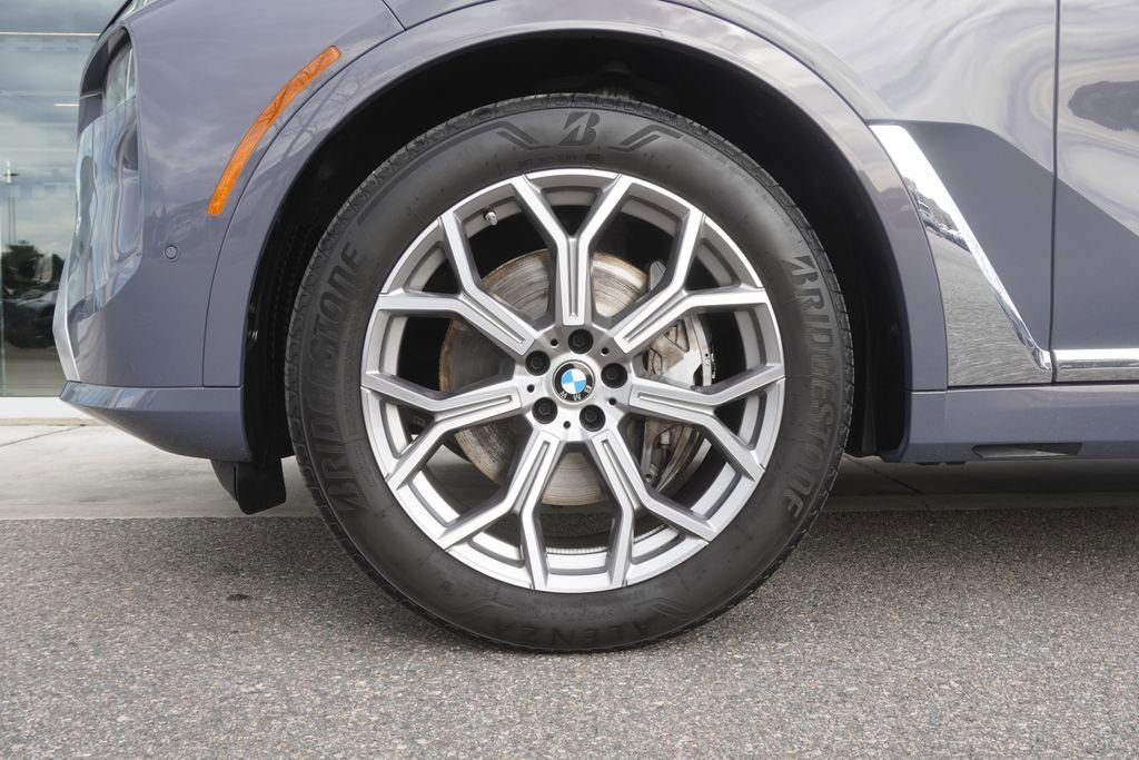 Used 2023 BMW X7 xDrive40i w/ Premium Package image 34