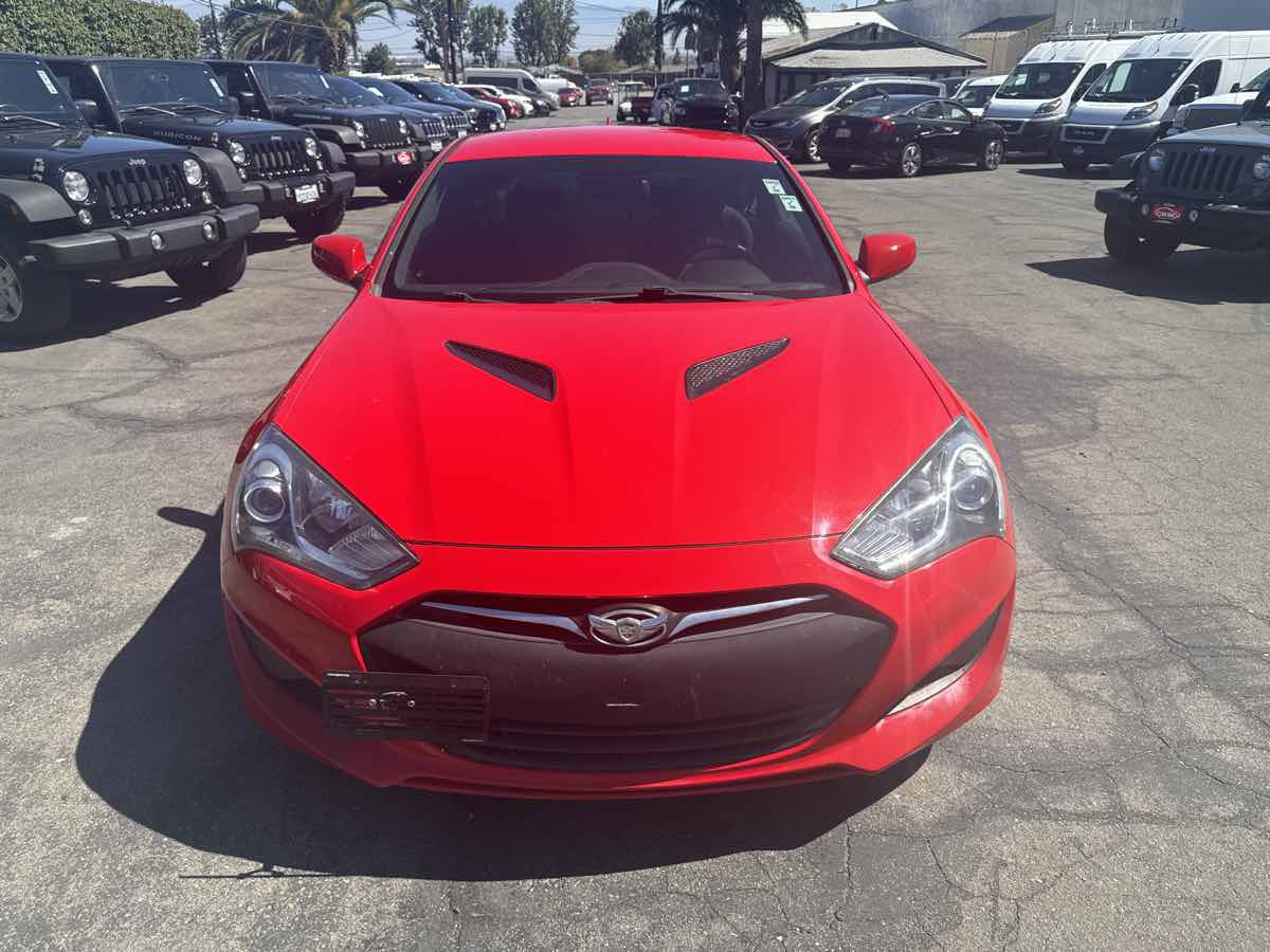 Used 2013 Hyundai Genesis 2.0T RWD image 2